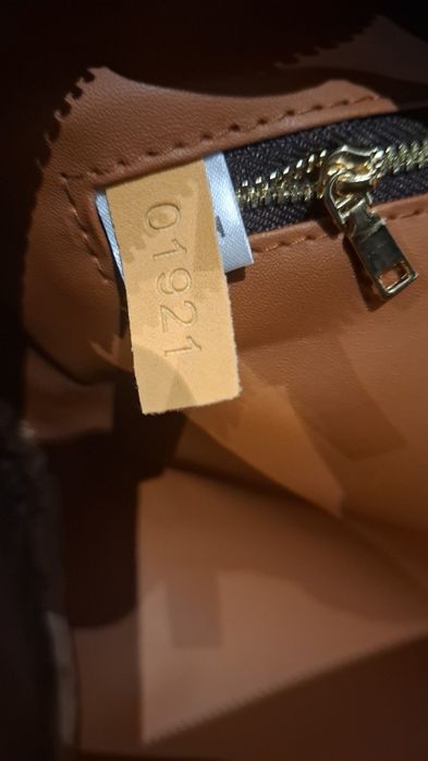 Kosmetyczka LV nowa z pudełkiem, idealna na prezent