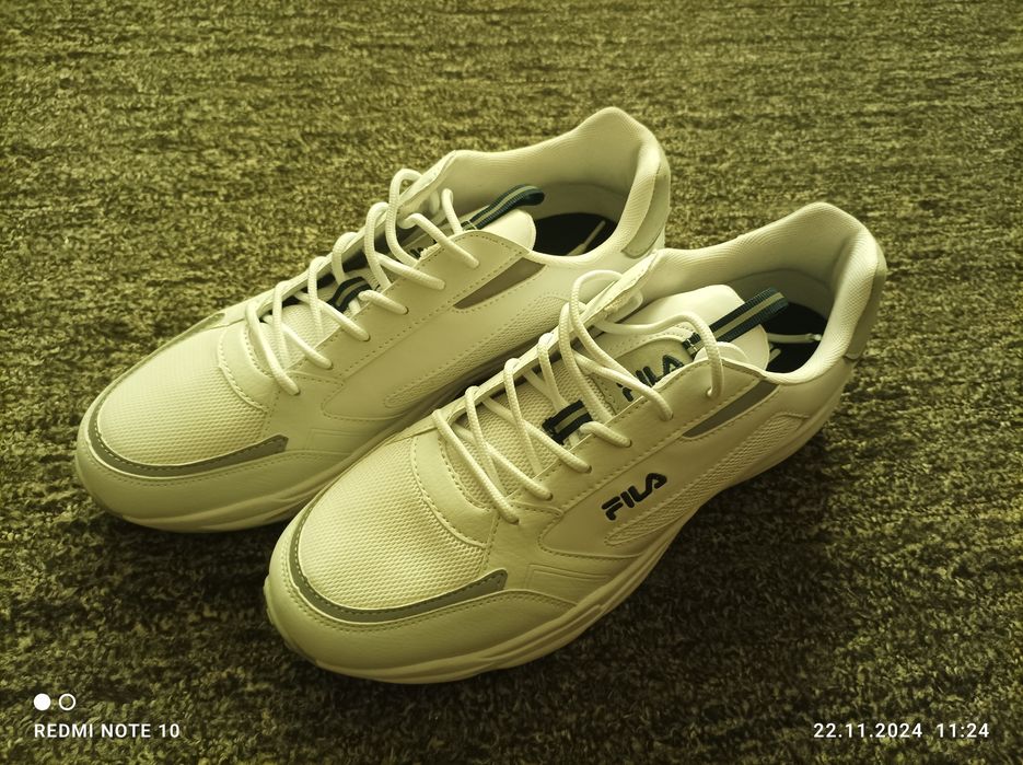 Продам Кроссовки FILA