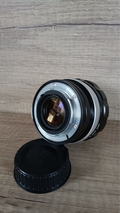 Nikon Nikkor-H 85mm f1,8 Nippon Kogaku 1964 рік, портретний обʼєктив