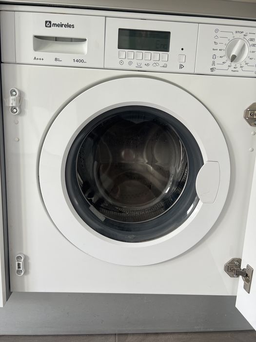 Maquina Lavar roupa encastre (Barulho)