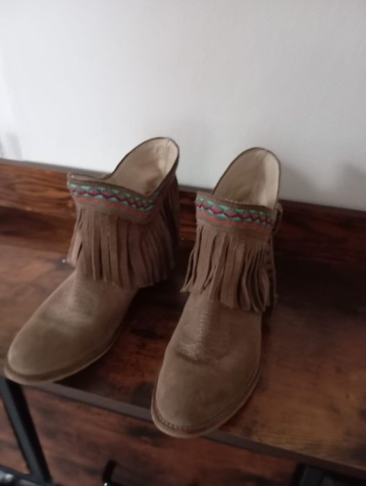 Buty damskie w stylu indiańskim r. 38