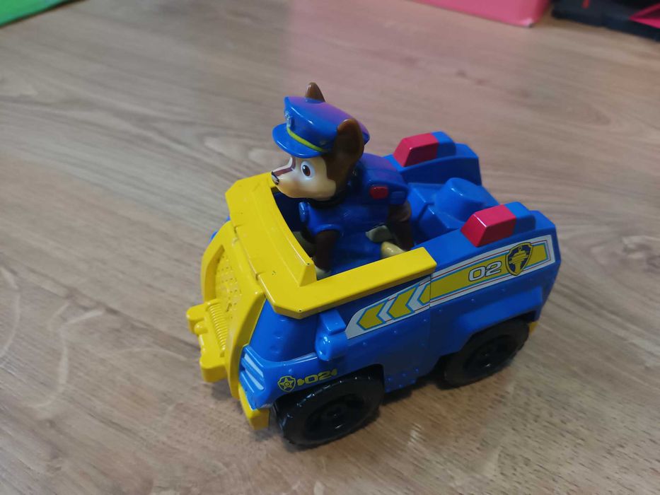 Psi Patrol Chase pojazd + figurka