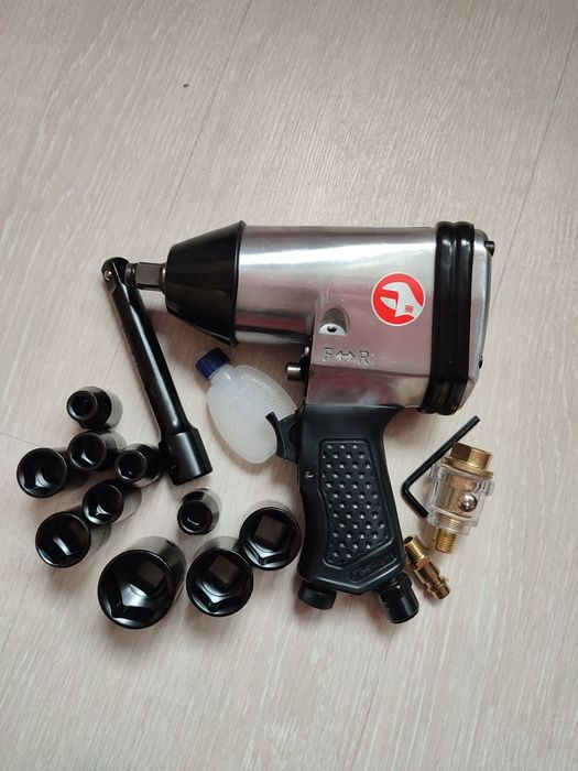 Гайковерт пневматический + набор головок 17 ед ,1/2 INTERTOOL PT-1101