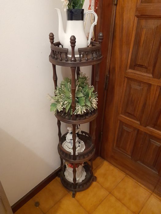 Cantoneira, estilo vitoriana em madeira