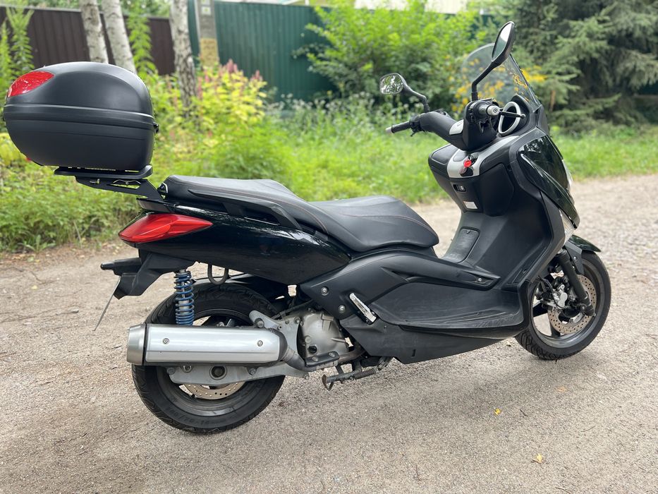 Продам максі скутер (мопед) 2011 року Yamaha X-Max 125