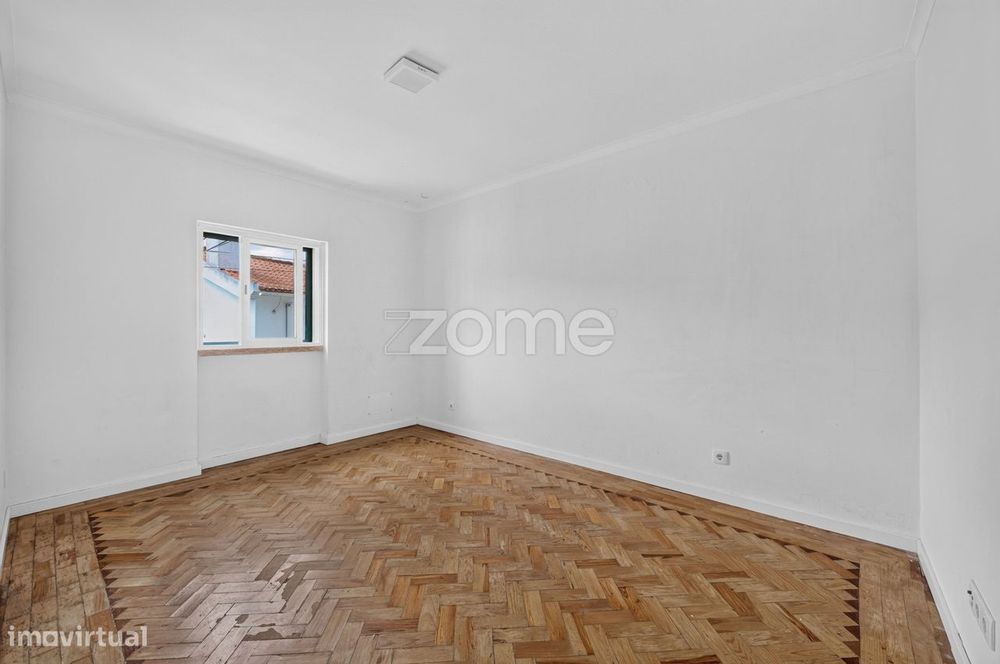 Andar de Moradia T2 com Terraço em Caneças