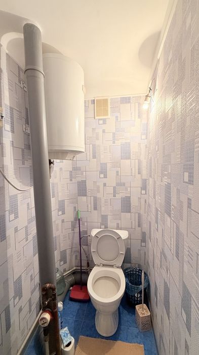 Продам гарну двухкімнатну квартиру.