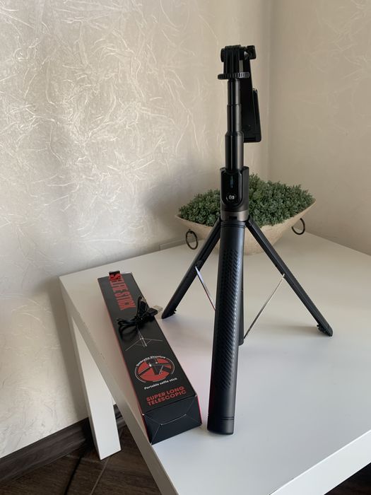 Монопод штатив 3в1 для смартфонов с Bluetooth пультом ДУ тринога