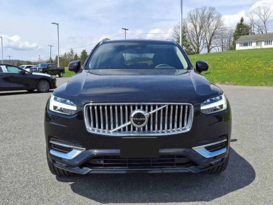 Volvo XC90      2023