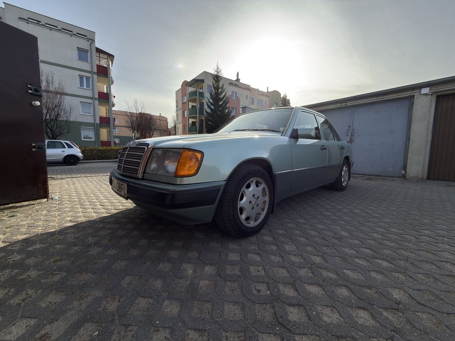 Mercedes-Benz W124