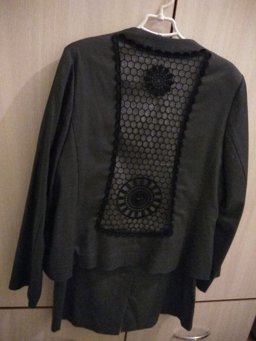 Продам жіночі костюми, плаття