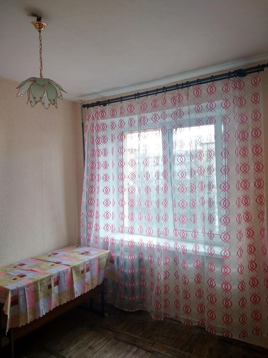 Продам дві кімнати в центрі Бучі