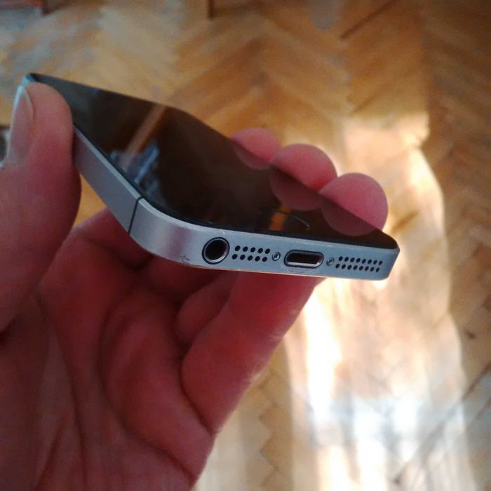 Iphone SE 32Gb 2016р