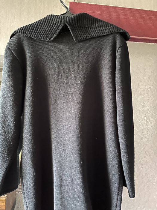 Czarny sweter z kołnierzem, rozm . XL