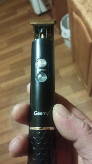 Бритва машинка подстригательная на аккумуляторе