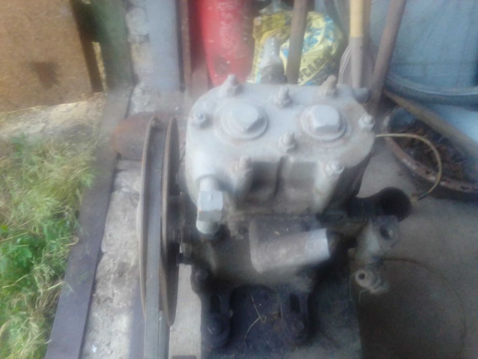 Продаю компресор