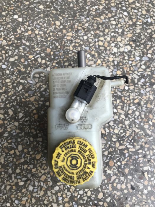Бачок тормозной жидкости Гольф 4 Golf 4 1.6бенз. Original