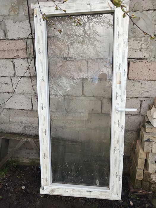 продам металопластикове вікно двери.