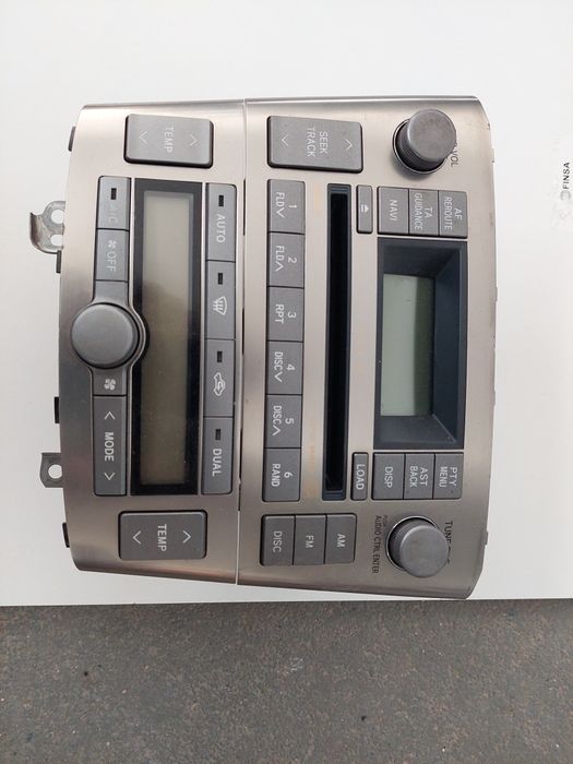 Rádio + controlo AC Avensis