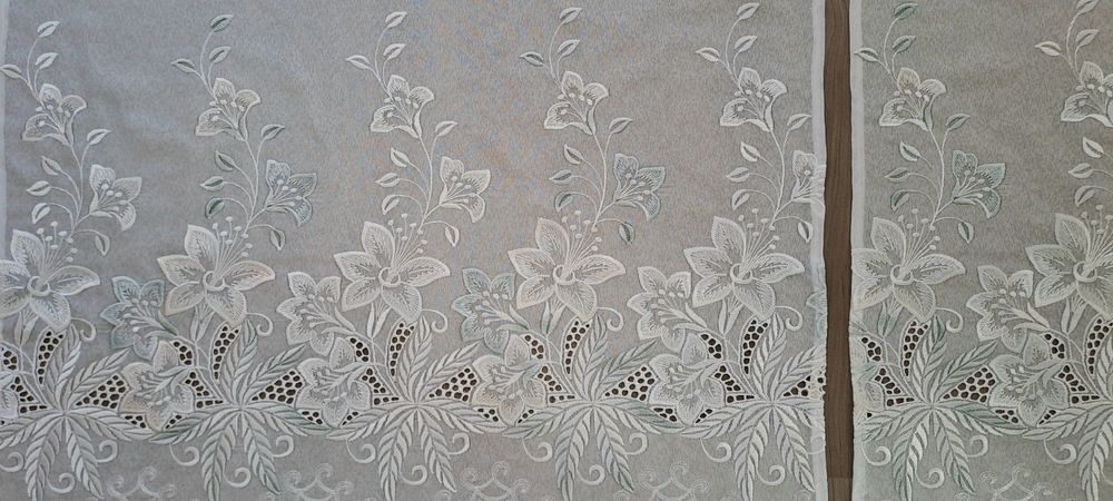 Par de cortinas, medidas 76x123cm ( cada folha)