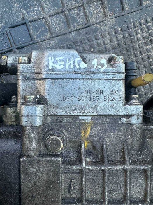 Топливный насос тнвд Рено кенго 1.9