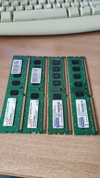 Модулі пам'яті для PC DR3 1GB (1 шт),  2GB (4 шт)