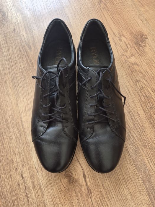 Buty na sprzedaż