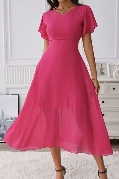 Poekna klasyczna romantyczna sukienka