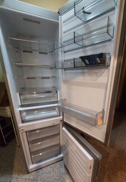 Vendo as peças compressor avariado AEG