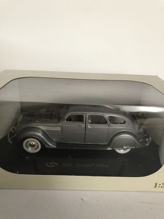 Chrysler Airflow escala 1:32