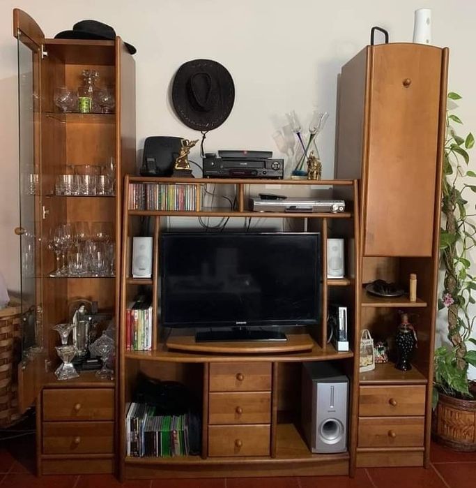 Movel de sala para TV c/cristaleira