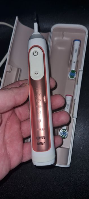 Електрична зубна щітка Braun/ Oral-B Genius X 20000 rose gold