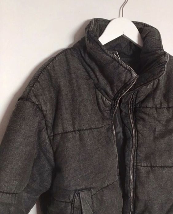 Casaco puffer cinzento escuro Bershka