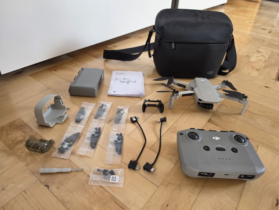 Dji mini 2 fly more combo
