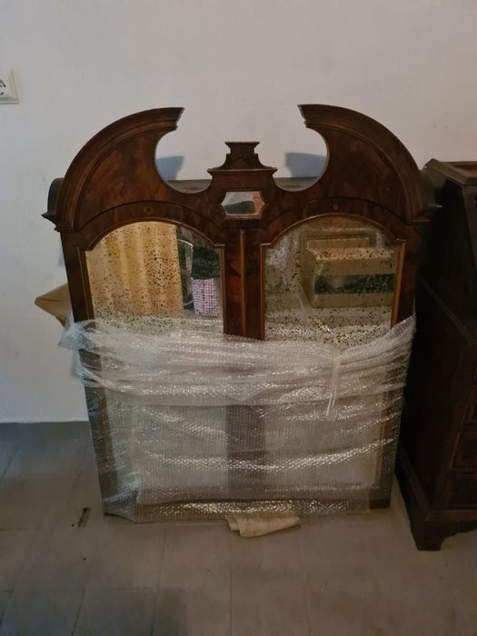 Escrivaninha com alçado antiga