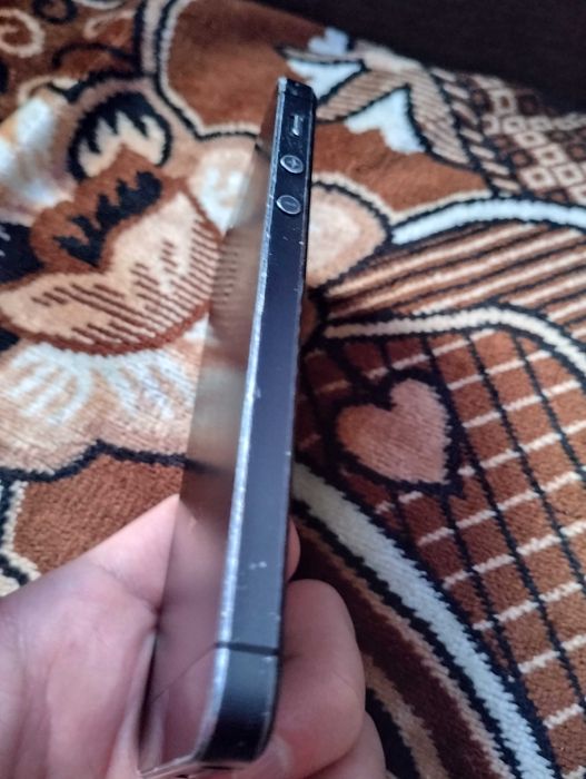 ПРОДАМ iPhone 5s