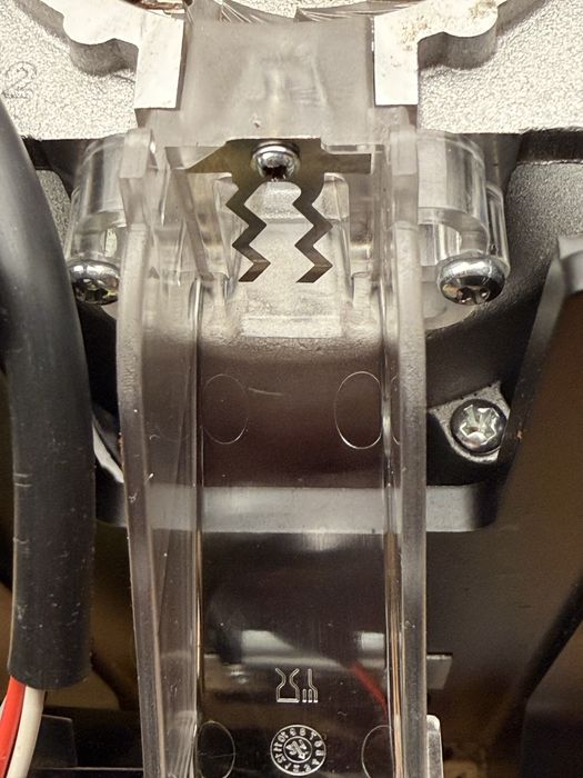 Mlynek do kawy eureka mignon czarny płaskie zarna