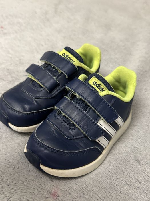 Дитячі кросівки Adidas