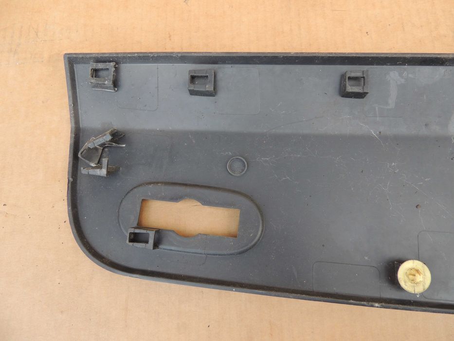 Listwa lewa tył tylna na lewy tył boczna Mercedes Sprinter 06-18 W906