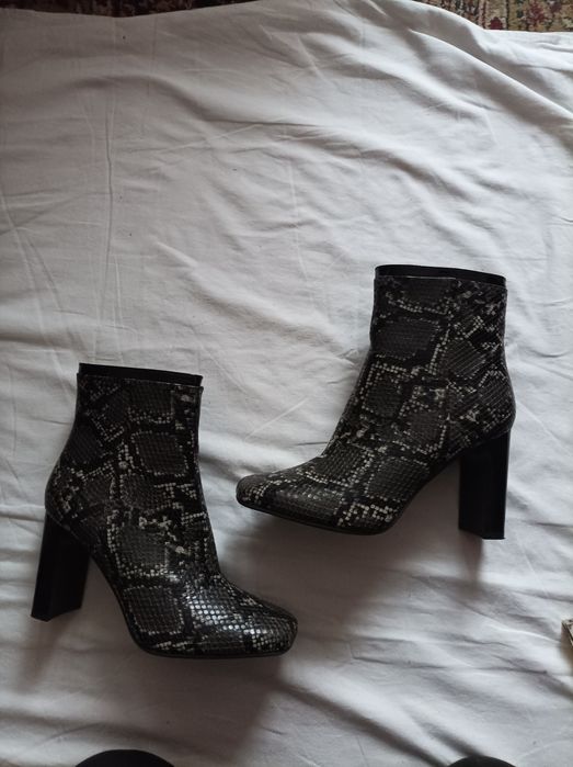Botki CATWALK roz,38dl wk 23 cm