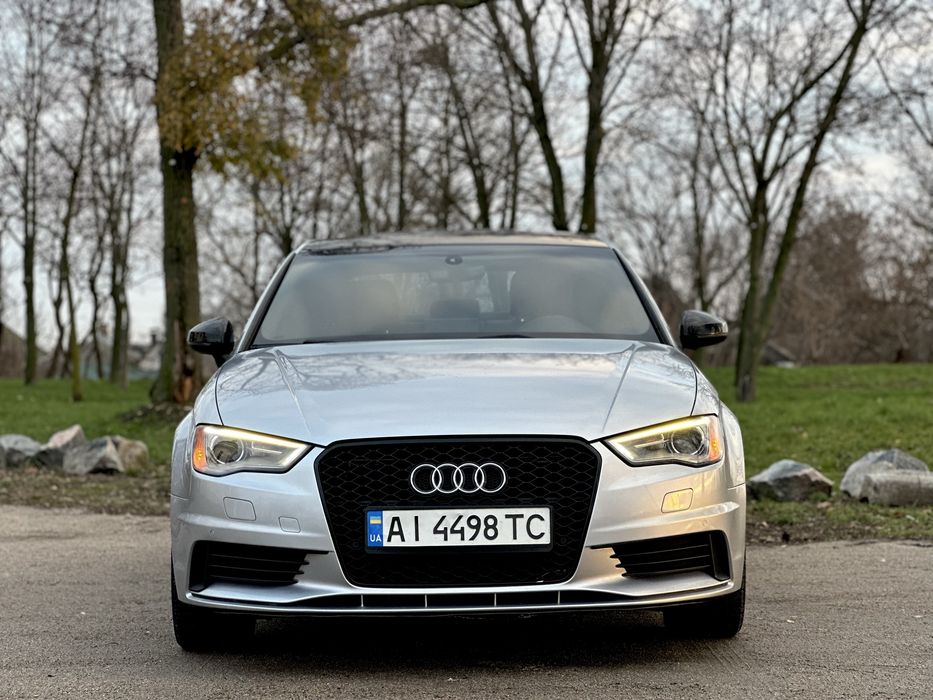 Audi A3 1.8 TFSI з переднім приводом та приємною витратою палива  — близько 9 л/100 км по місту.
Автомобіль у чудовому технічному та візуальному стані, вкладень не потребує. Свіже ТО: замінені масло, фільтри, помпа, двигун перепакований — працює ідеально.
На пробігу 160 тис. км замінено  ЦЕП.
Автомобіль в володінні 3,5 роки, повністю доглянутий, без прихованих нюансів. Готовий до будь-яких перевірок.

Комплектація Premium+:
• панорамний дах
• безключовий доступ
• коричневий шкіряний салон
• темний потолок.
•парктроники перед зад.

Є два комплекти дисків, нова зимова гума 2024  та літній комплект на дисках.
Авто доглянуте, сів і поїхав.
Можливий обмін на авто з вашою доплатою .
Якщо не відповідаю телефонуйте на месенджер