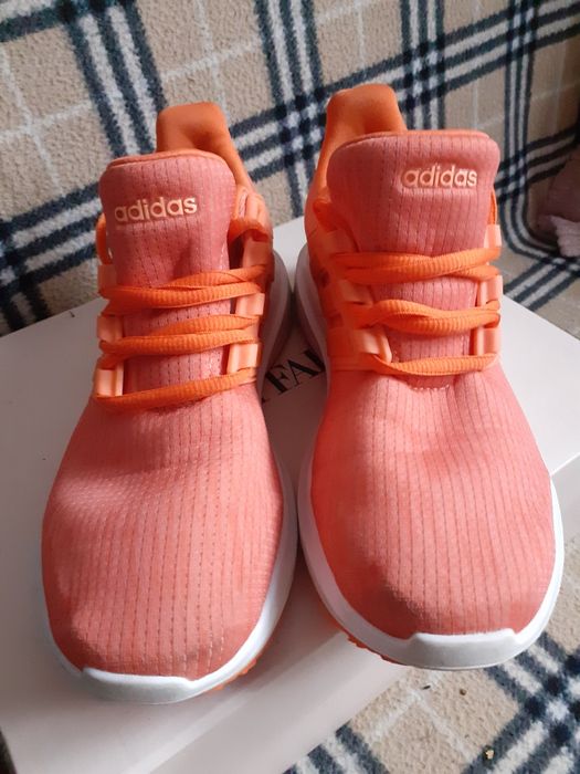 Nowe powystawowe buty rozmiar 37,5 firmy adidas