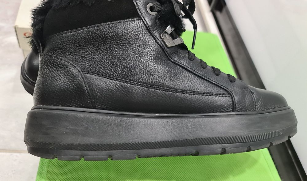 Зимові жіночі черевики GEOX 38 р.