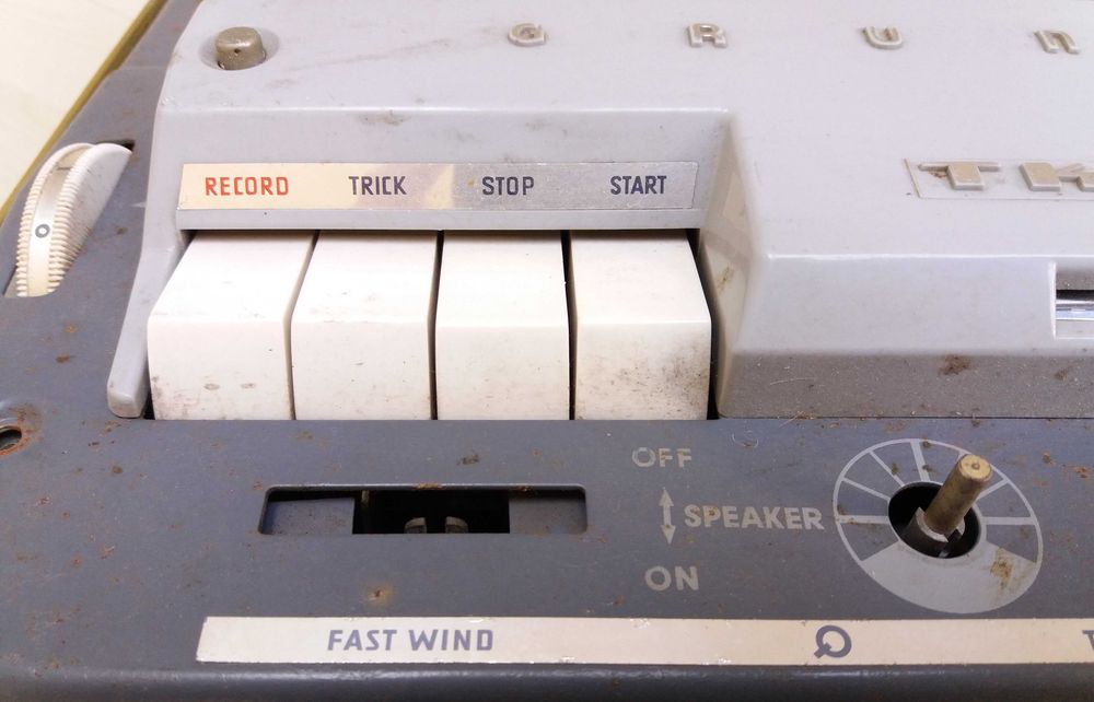 Grundig TK 40 - Gravador de Som e Leitor de Fita - Para peças...
