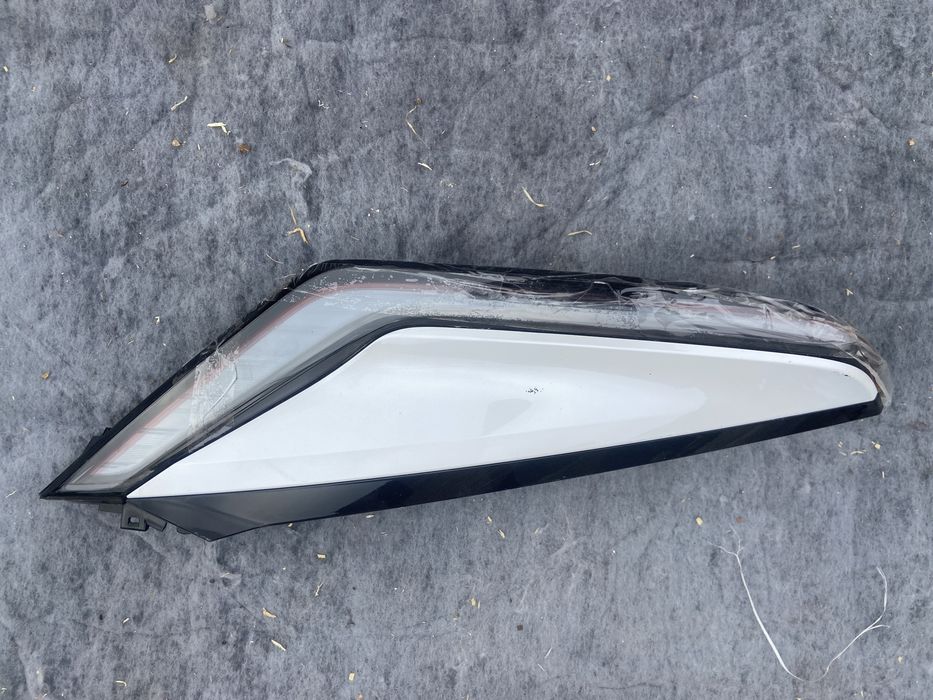Крило Cadilac Lyriq 2023