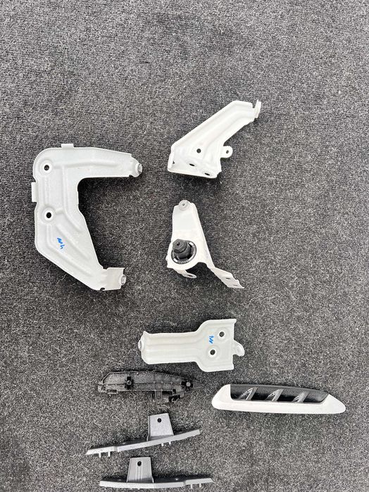 Bmw X3 G01  X4 G02  Кріплення Направляюча Крило-Бампер