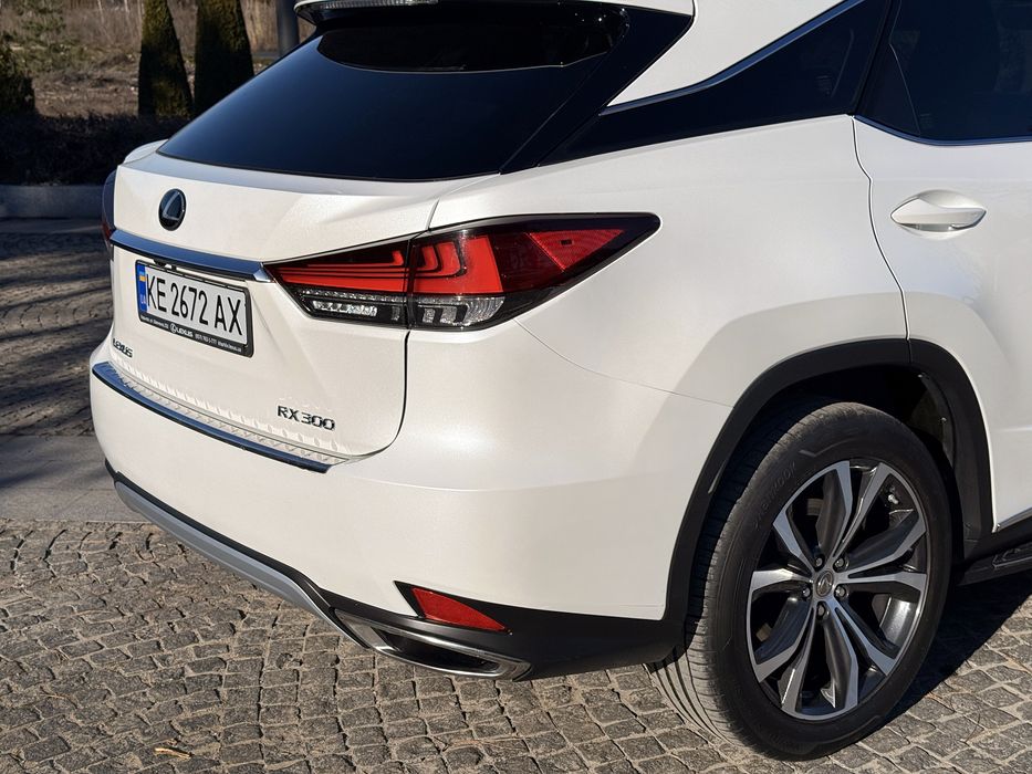 Продам Lexus RX 2021