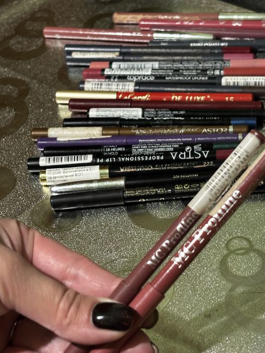 Олівці для губ та каяла Cascade of colours, Lacordi, Aden, Maybelline