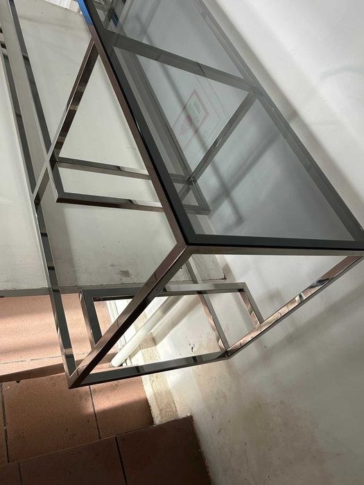 Stolik konsola pod TV Loft ze stali nierdzewnej szkło