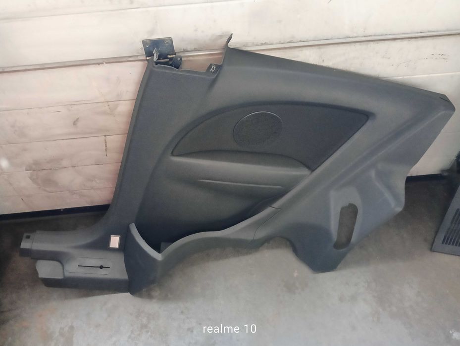 Boczek prawy tył Opel Corsa D 3d